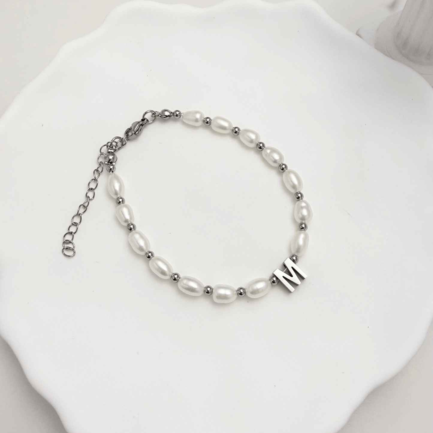 custom-initial-pearl-bracelet-gold-silver