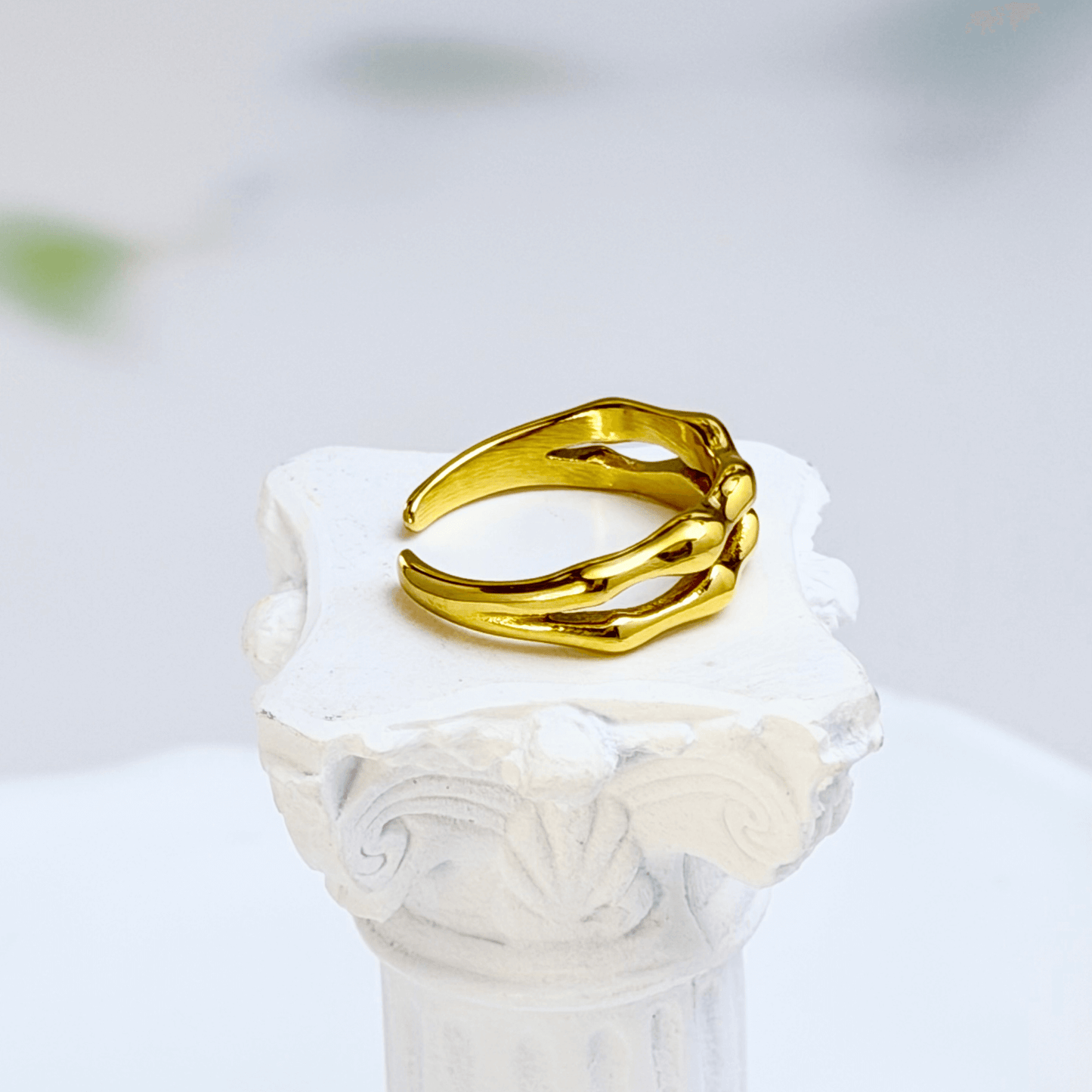Dual Wave Gold Ring – sculptural wave-inspired gold band.