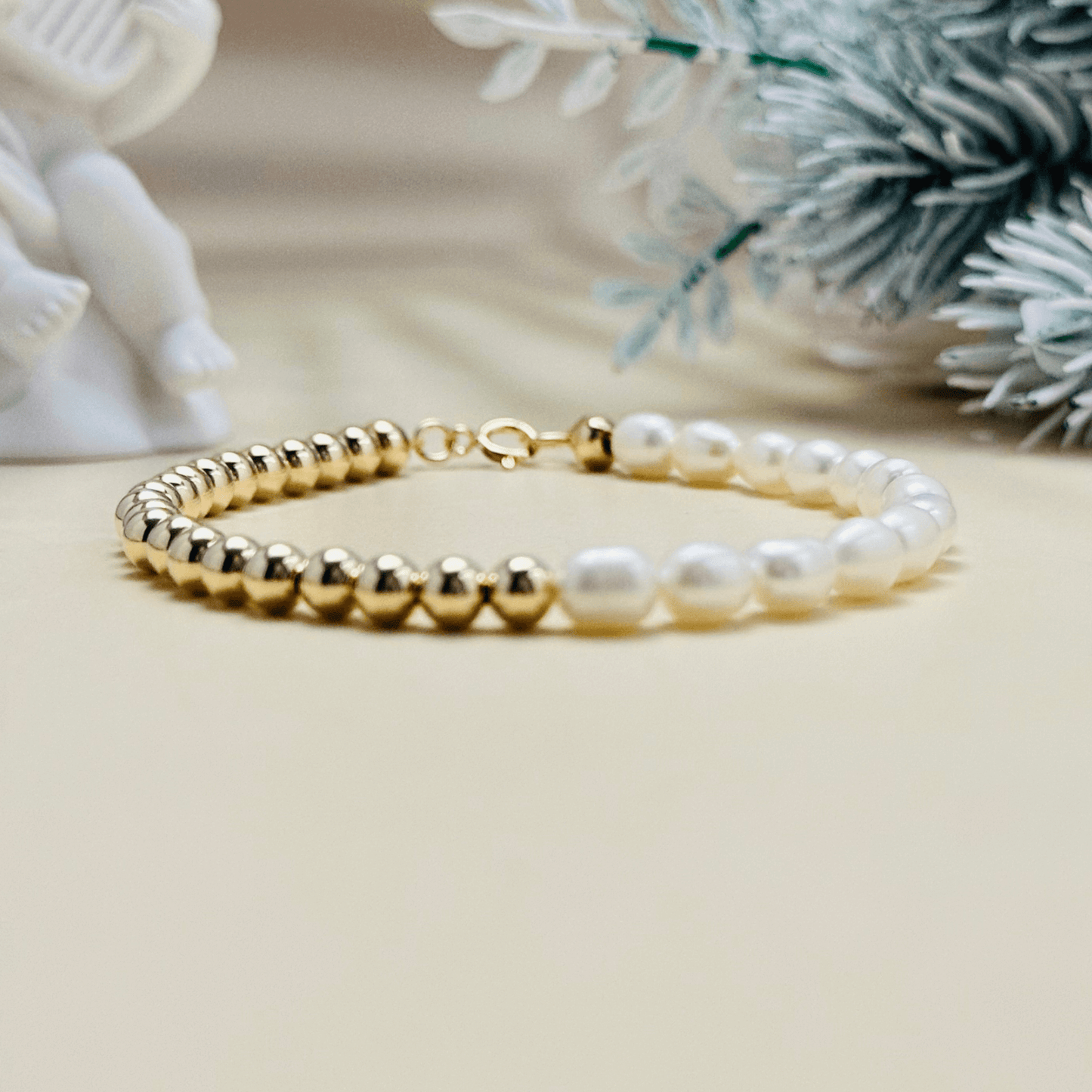 bracelet featuring freshwater pearls and gold-filled or sterling silver beads, elegant handcrafted jewellery by MXW Jewellery