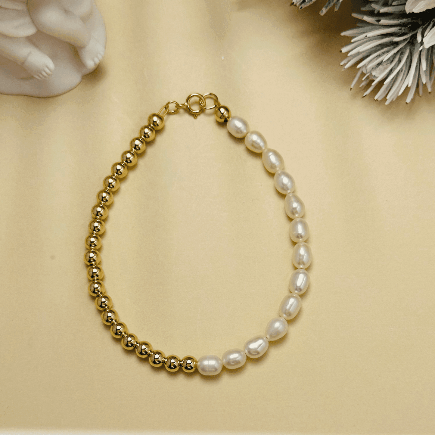 bracelet featuring freshwater pearls and gold-filled or sterling silver beads, elegant handcrafted jewellery by MXW Jewellery