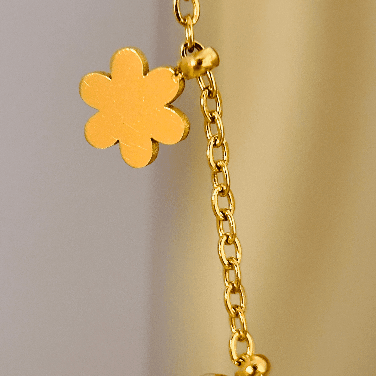 Gold Clover Necklace with zircon stones, waterproof & hypoallergenic.