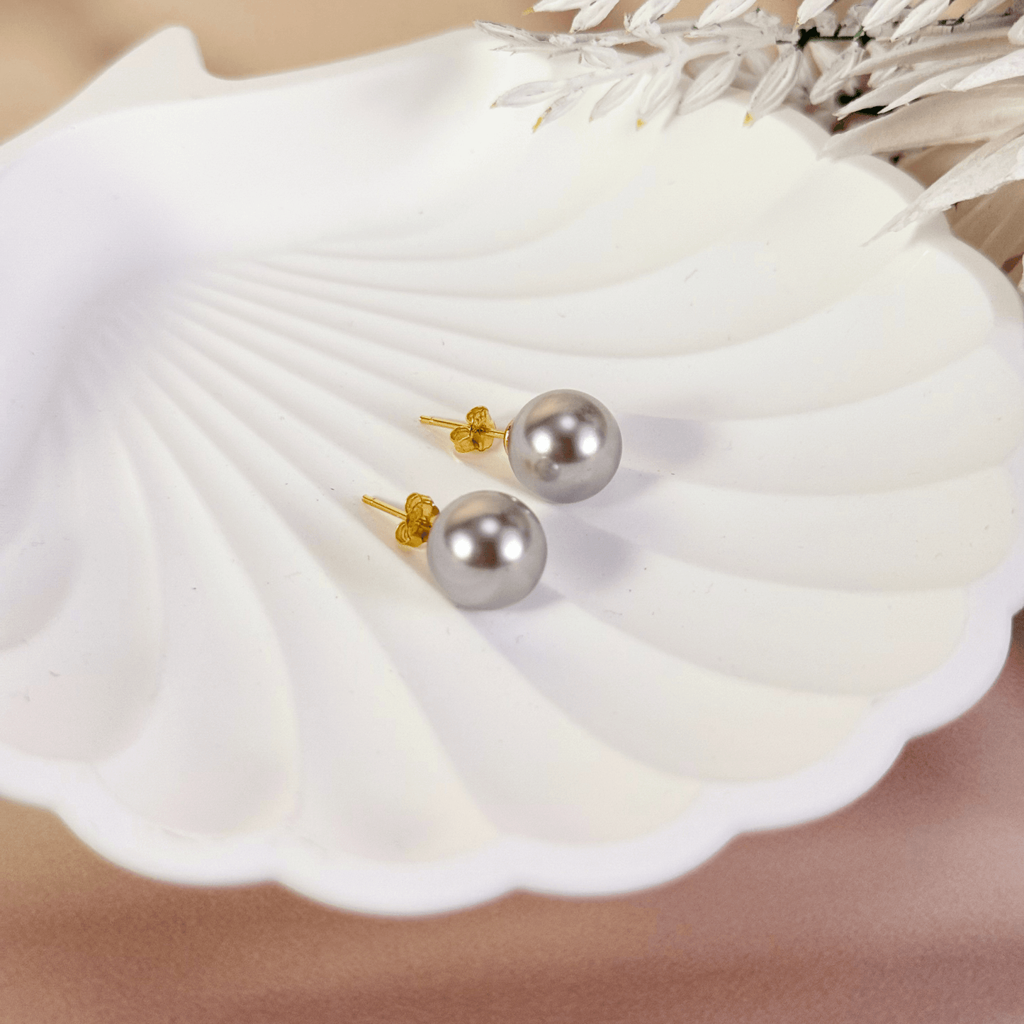Swarovski pearl stud earrings in cream white, silver grey, and Tahitian black with gold-plated and sterling silver posts – handmade, high-quality, and available in 6mm, 8mm, 10mm sizes.