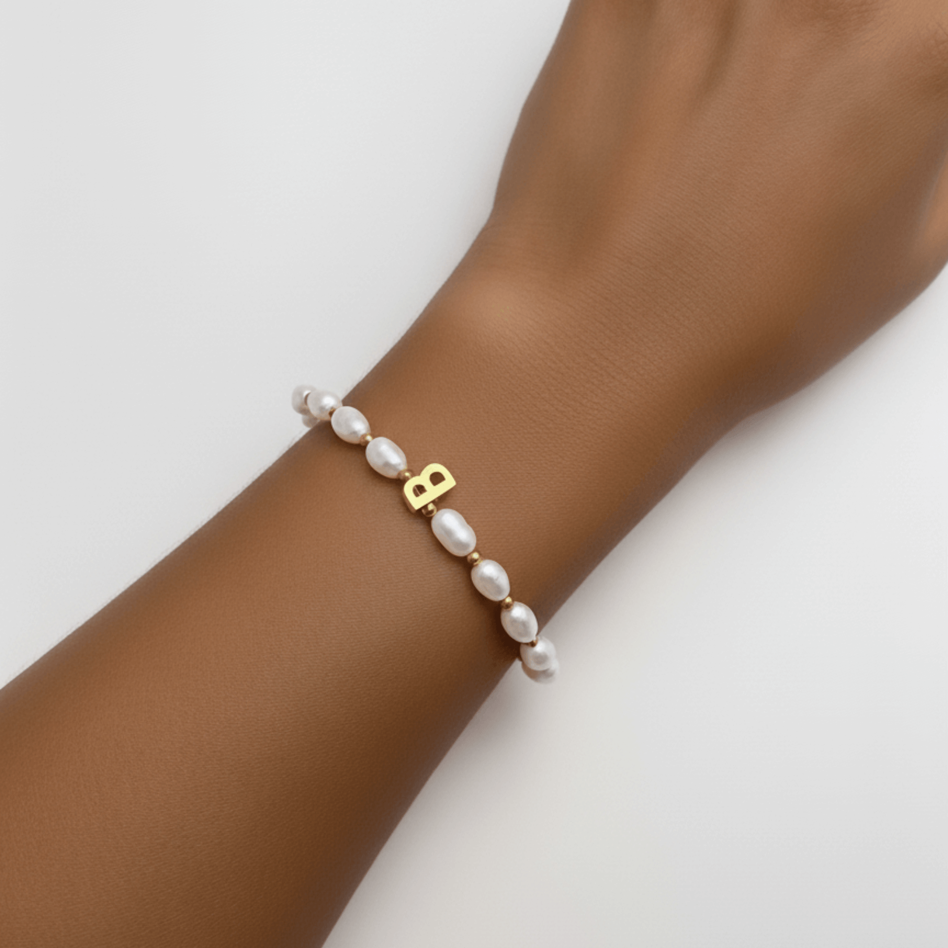 custom-initial-pearl-bracelet-gold-silver