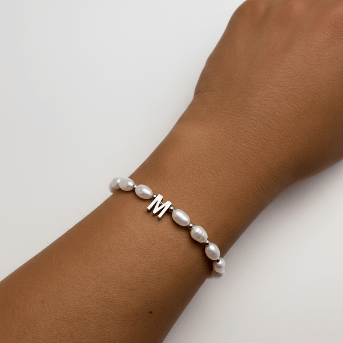 custom-initial-pearl-bracelet-gold-silver