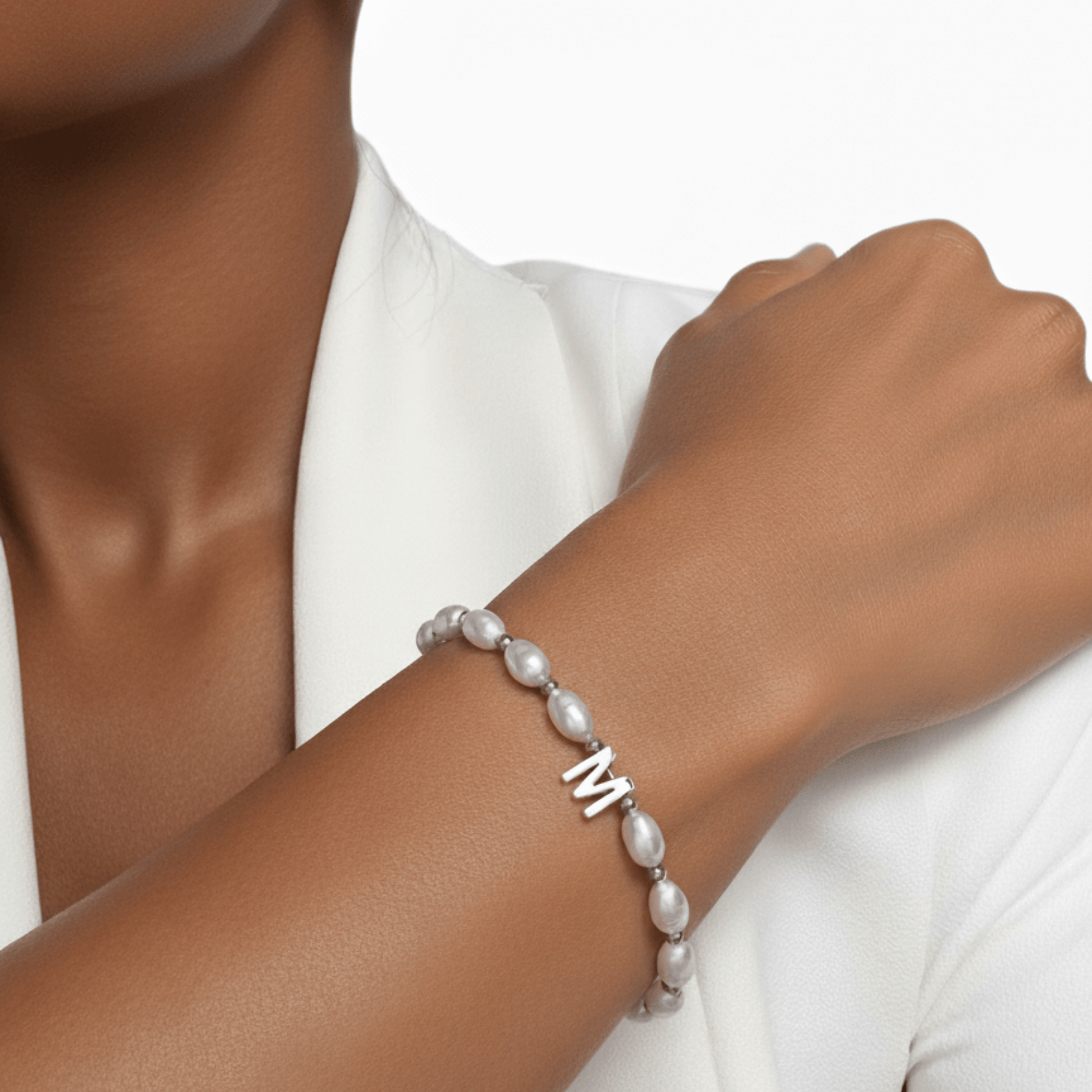 custom-initial-pearl-bracelet-gold-silver
