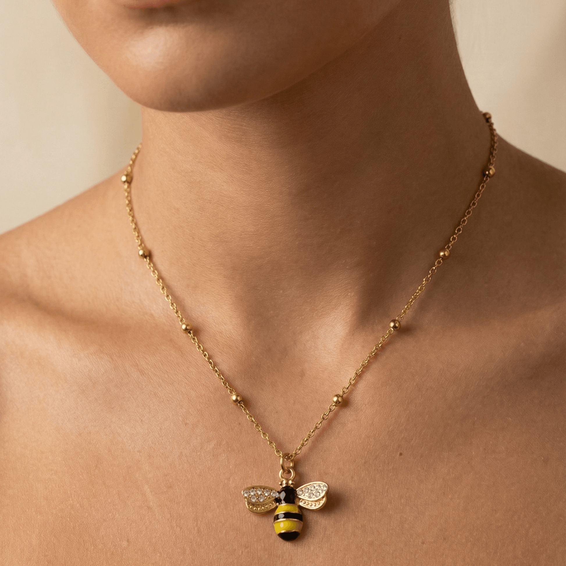Gold Bee Necklace – MXW Jewellery
