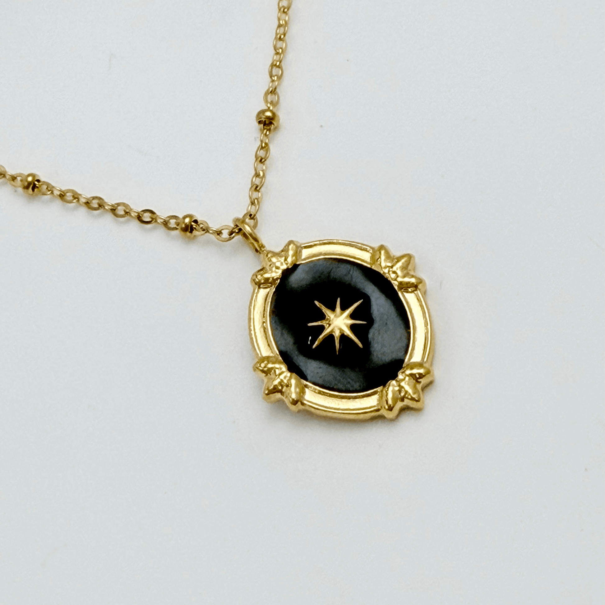 Gold Black Star Medallion Necklace – MXW Jewellery