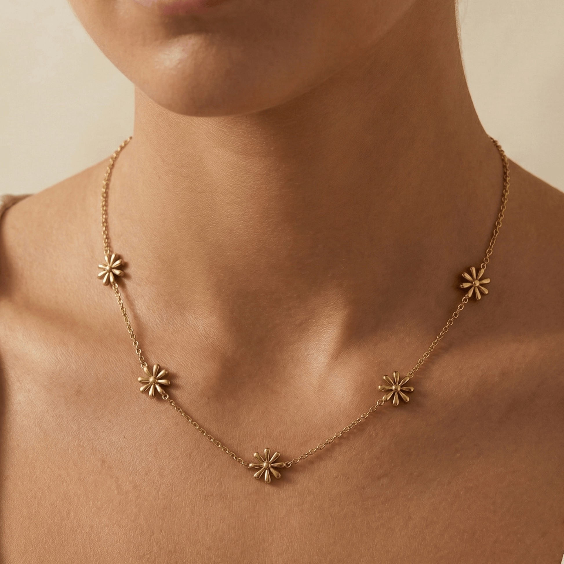 Gold Daisy Station Necklace – MXW Jewellery
