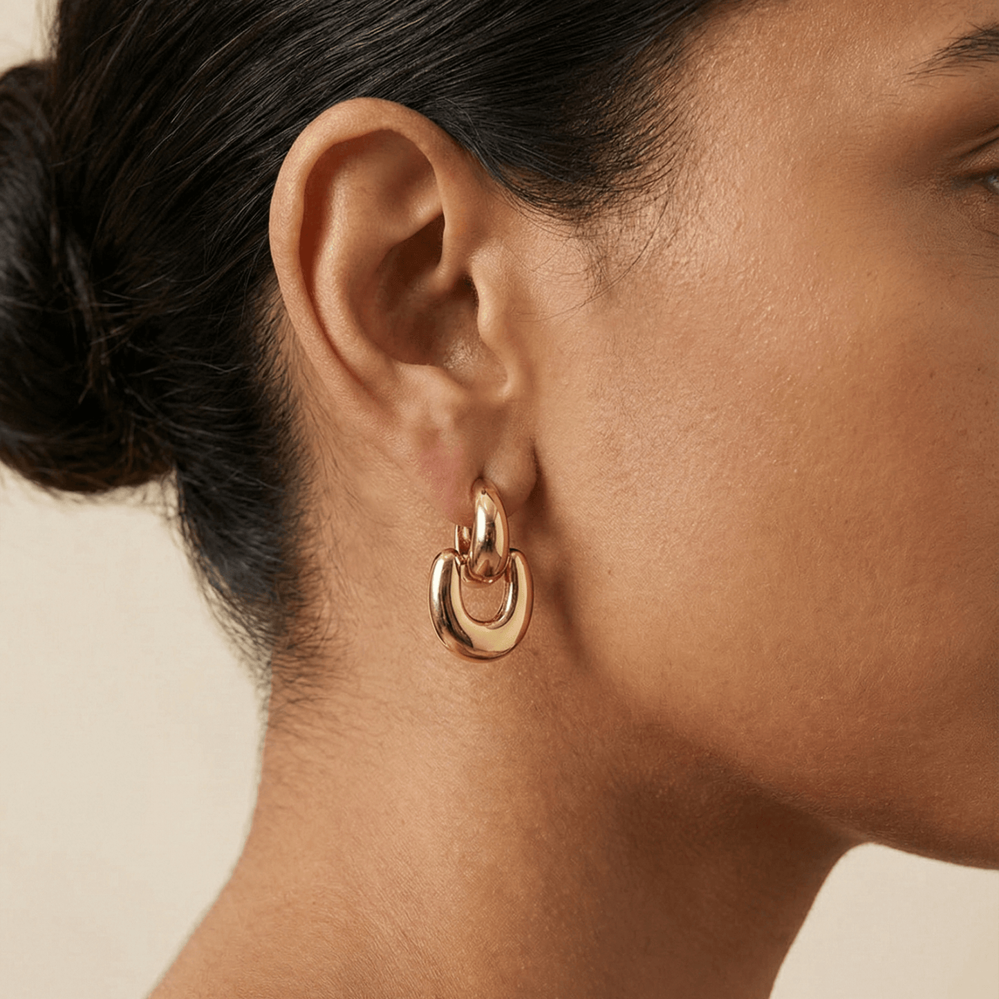 Gold Interlocking Oval Hoop Earrings – MXW Jewellery