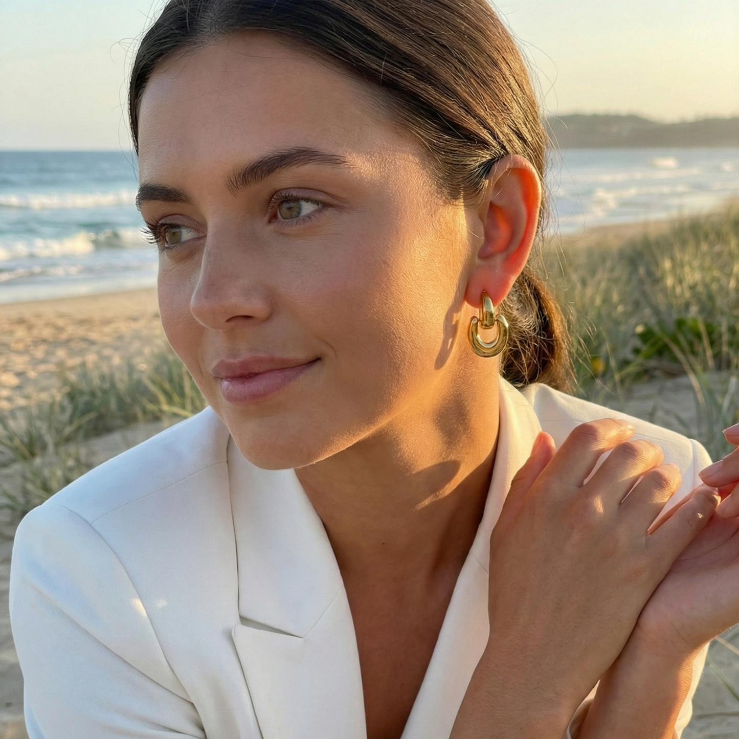 Gold Interlocking Oval Hoop Earrings – MXW Jewellery