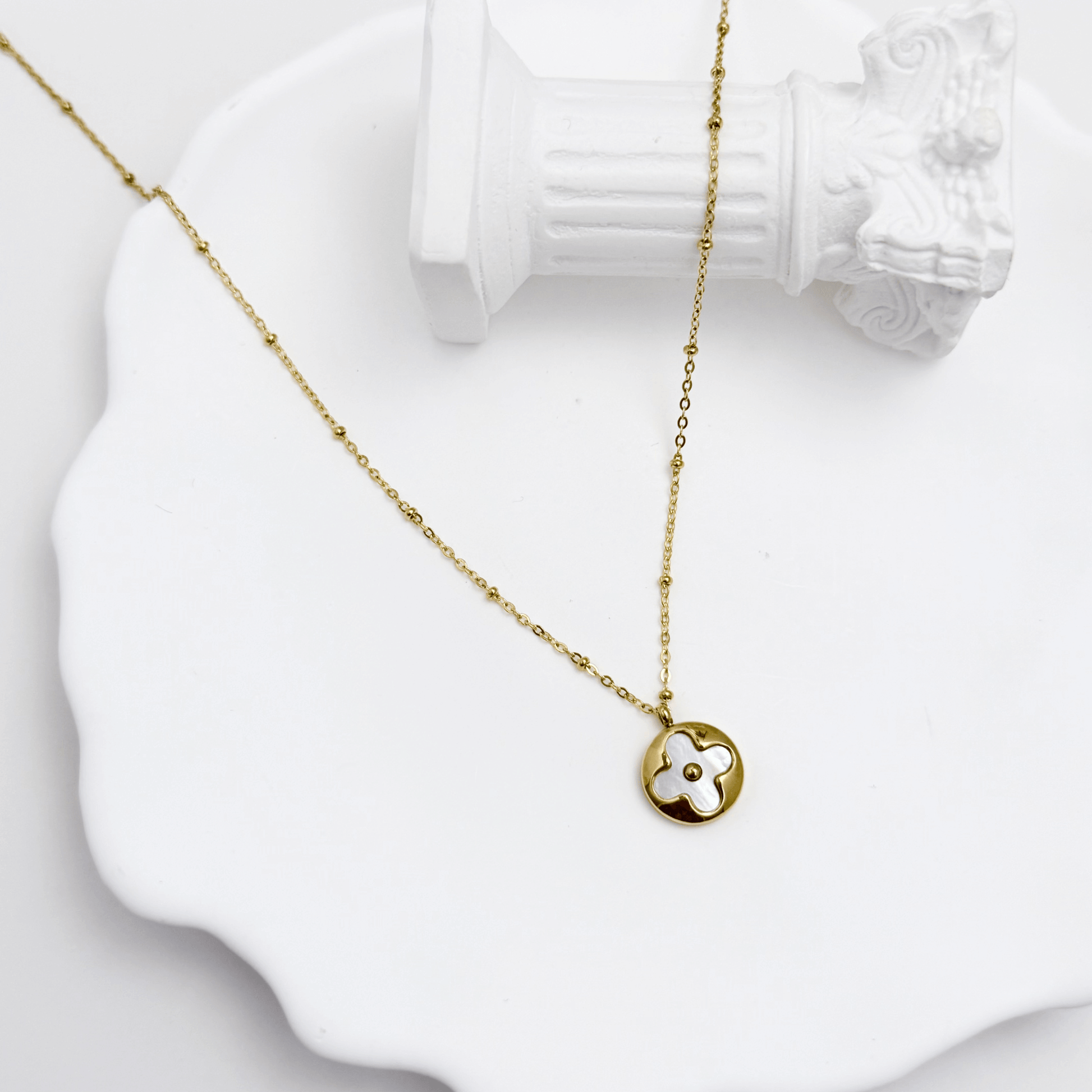 Gold Mother-of-Pearl Clover Disc Necklace – MXW Jewellery