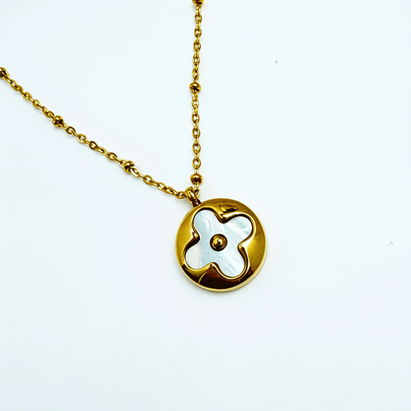 Gold Mother-of-Pearl Clover Disc Necklace – MXW Jewellery