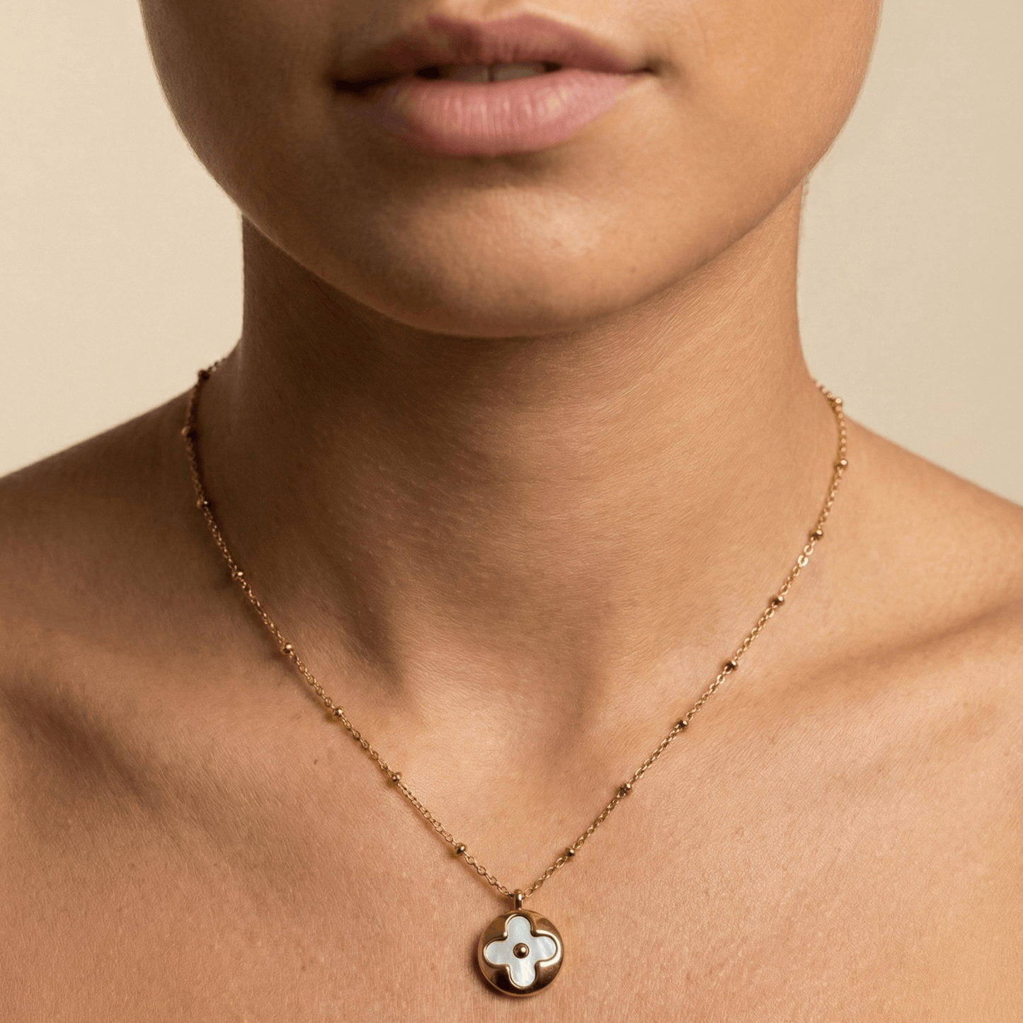 Gold Mother-of-Pearl Clover Disc Necklace – MXW Jewellery