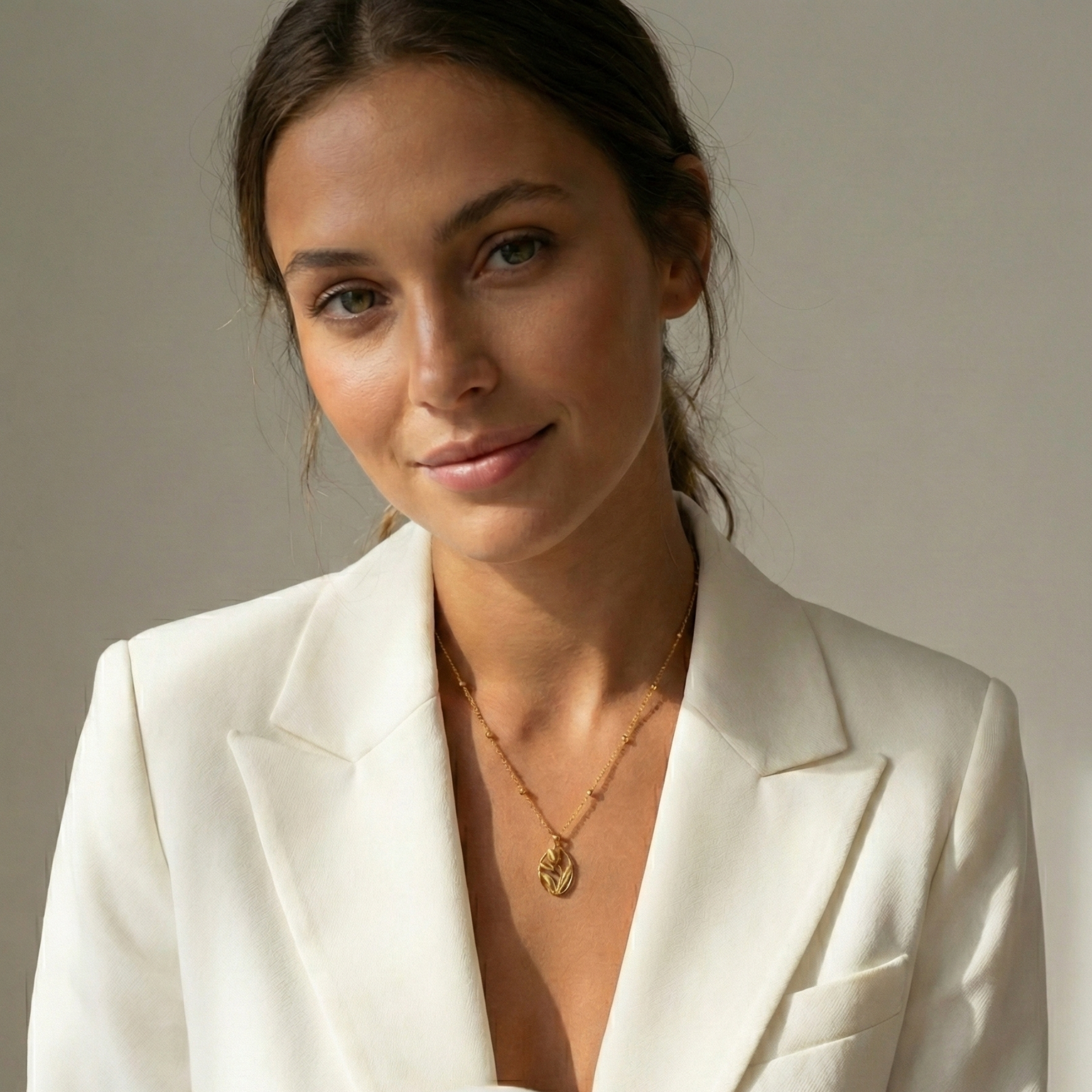 Gold Oval Bloom Necklace – MXW Jewellery