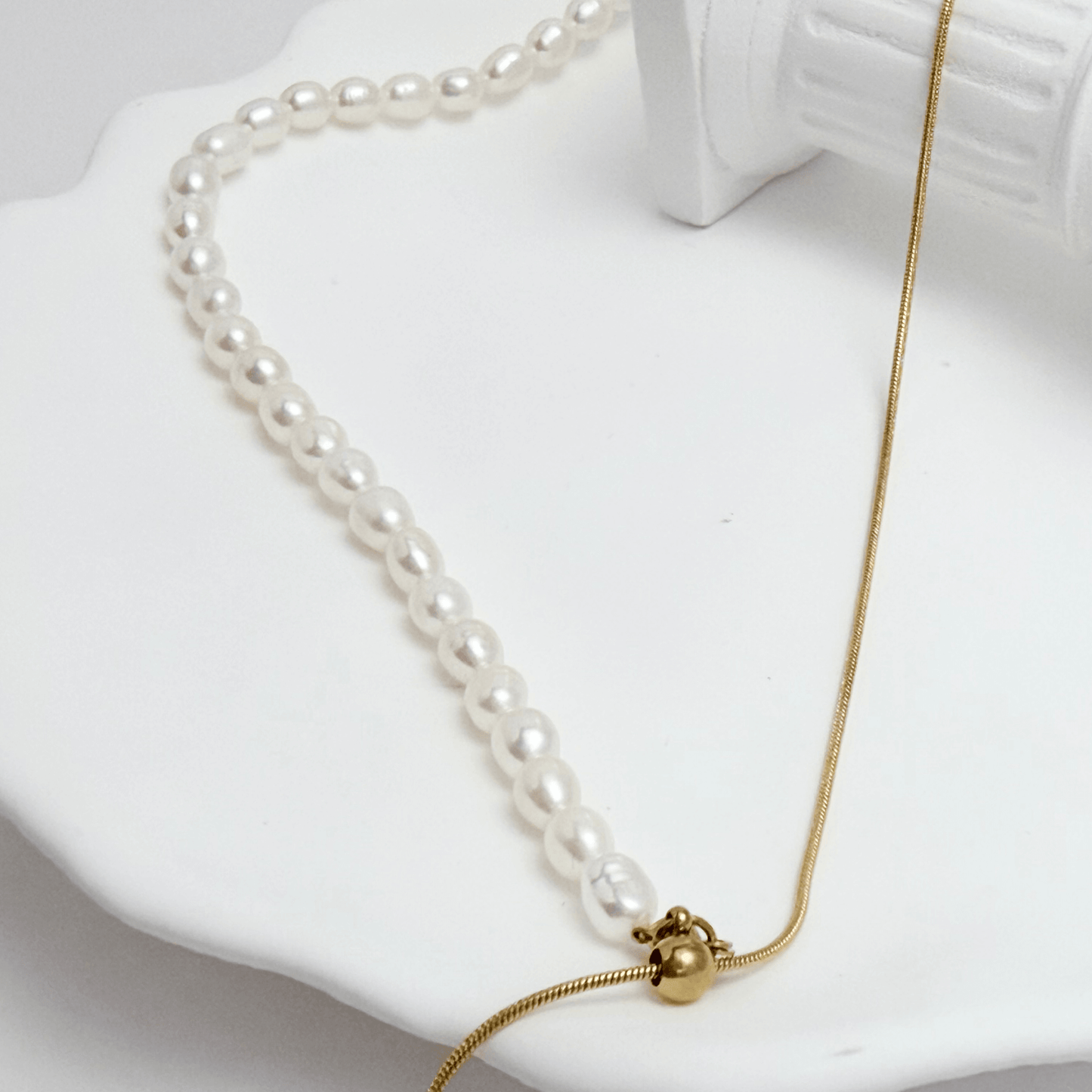 Gold Pearl Lariat Necklace – MXW Jewellery