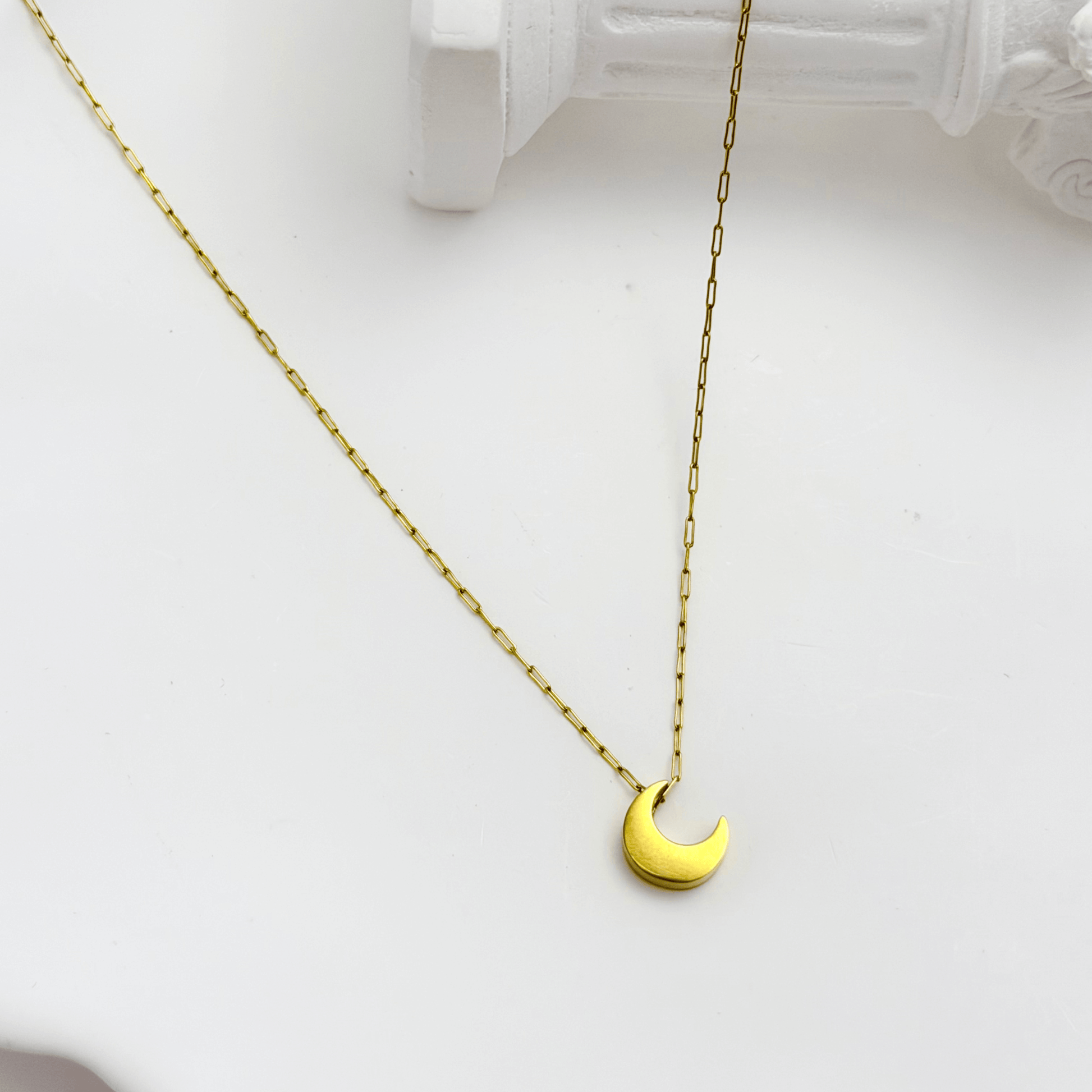 Gold Petite Crescent Moon Necklace – MXW Jewellery