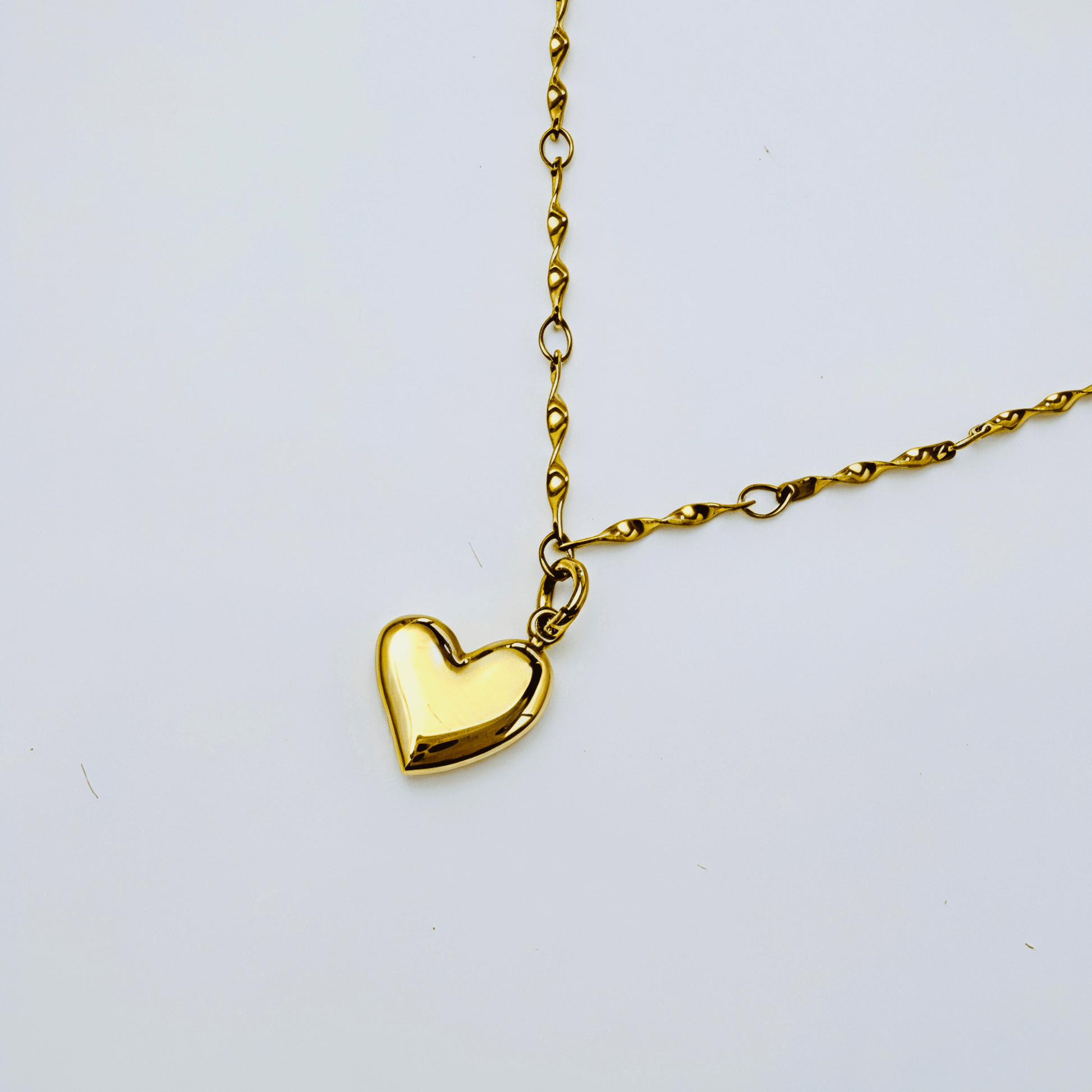 Gold Petite Heart Necklace – MXW Jewellery