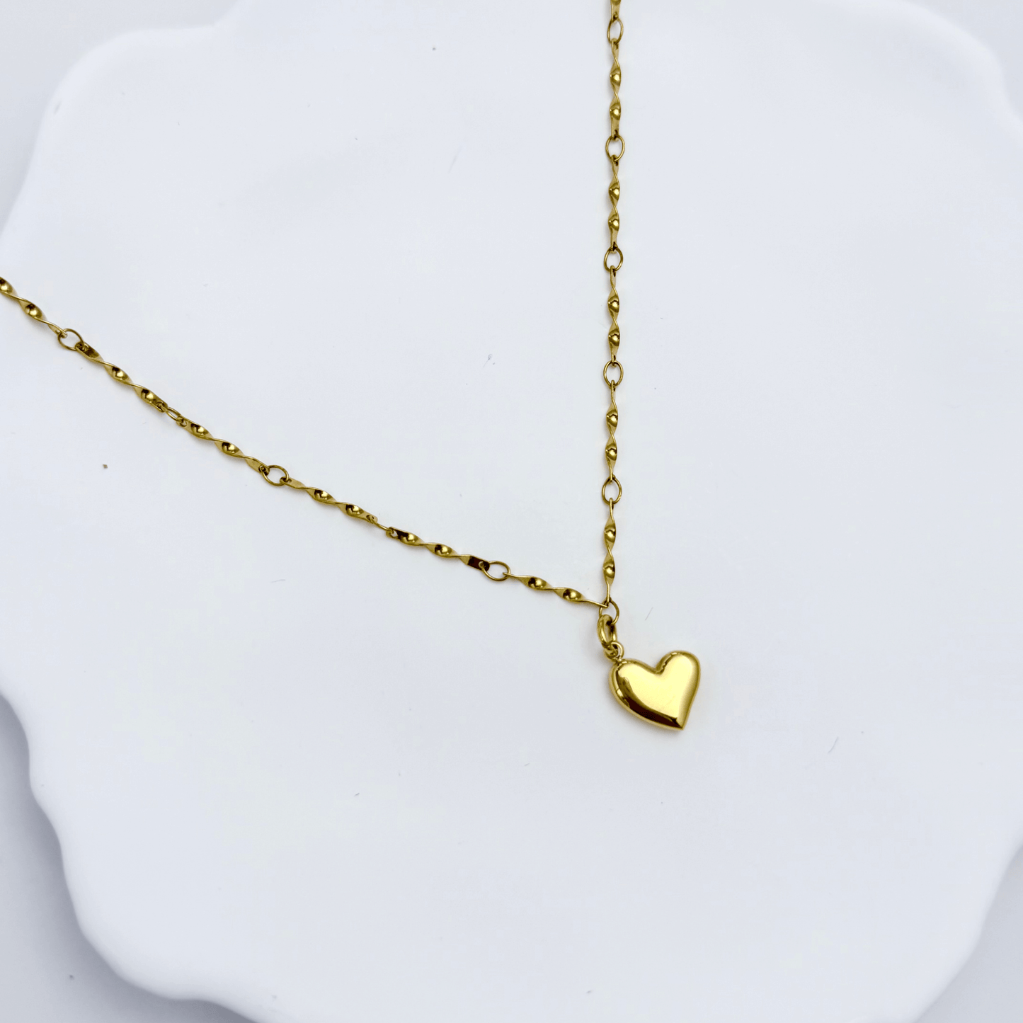 Gold Petite Heart Necklace – MXW Jewellery