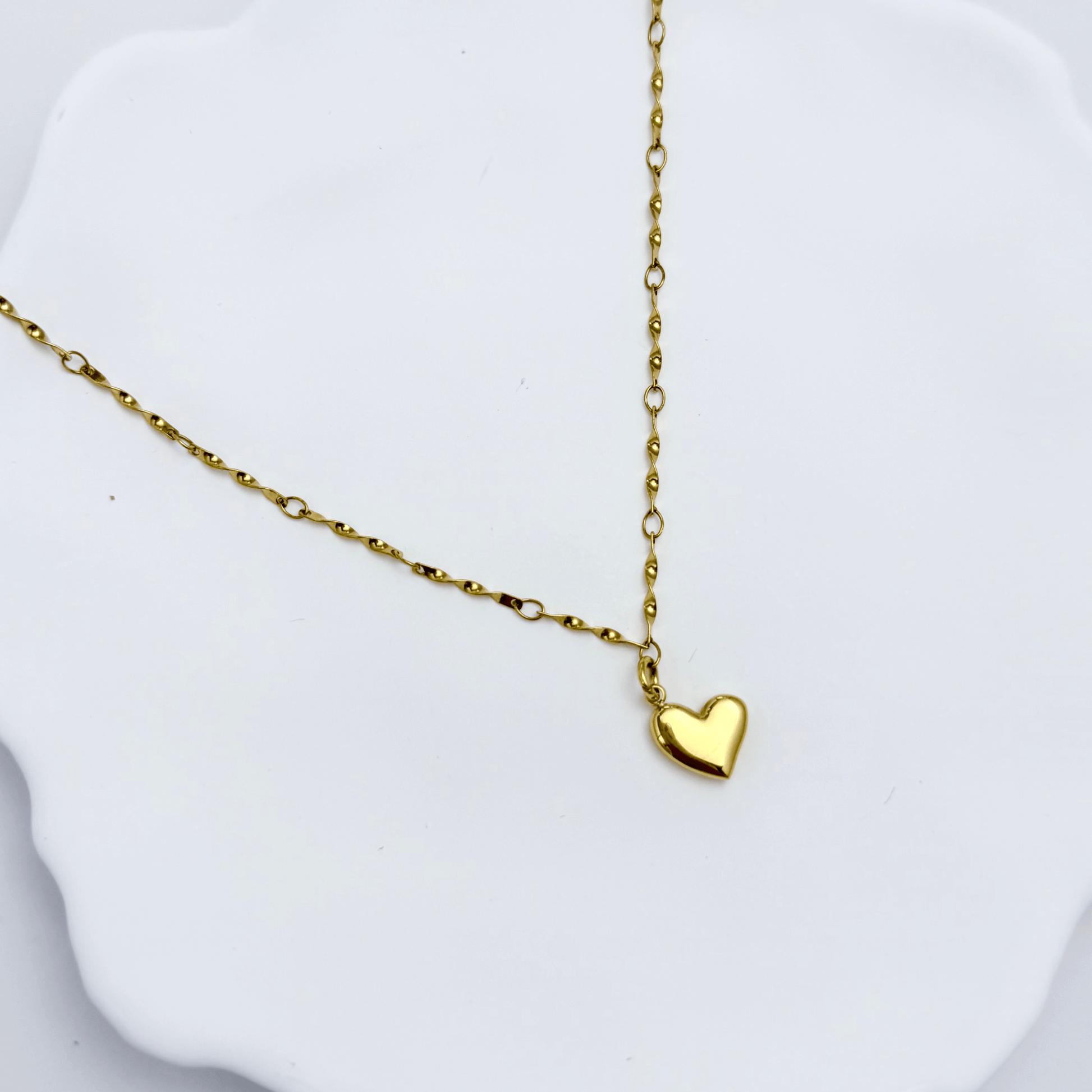 Gold Petite Heart Necklace – MXW Jewellery