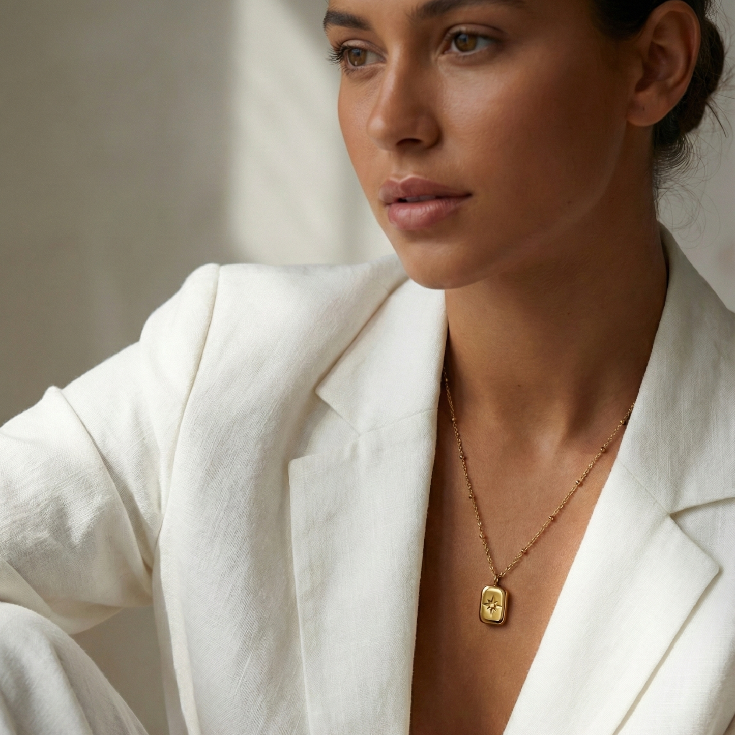 Gold Starburst Rectangular Pendant Necklace – MXW Jewellery