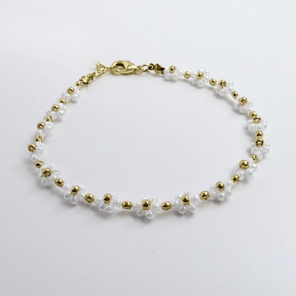 Handmade white daisy flower beaded bracelet with Japanese 2 mm seed beads and gold or silver accents