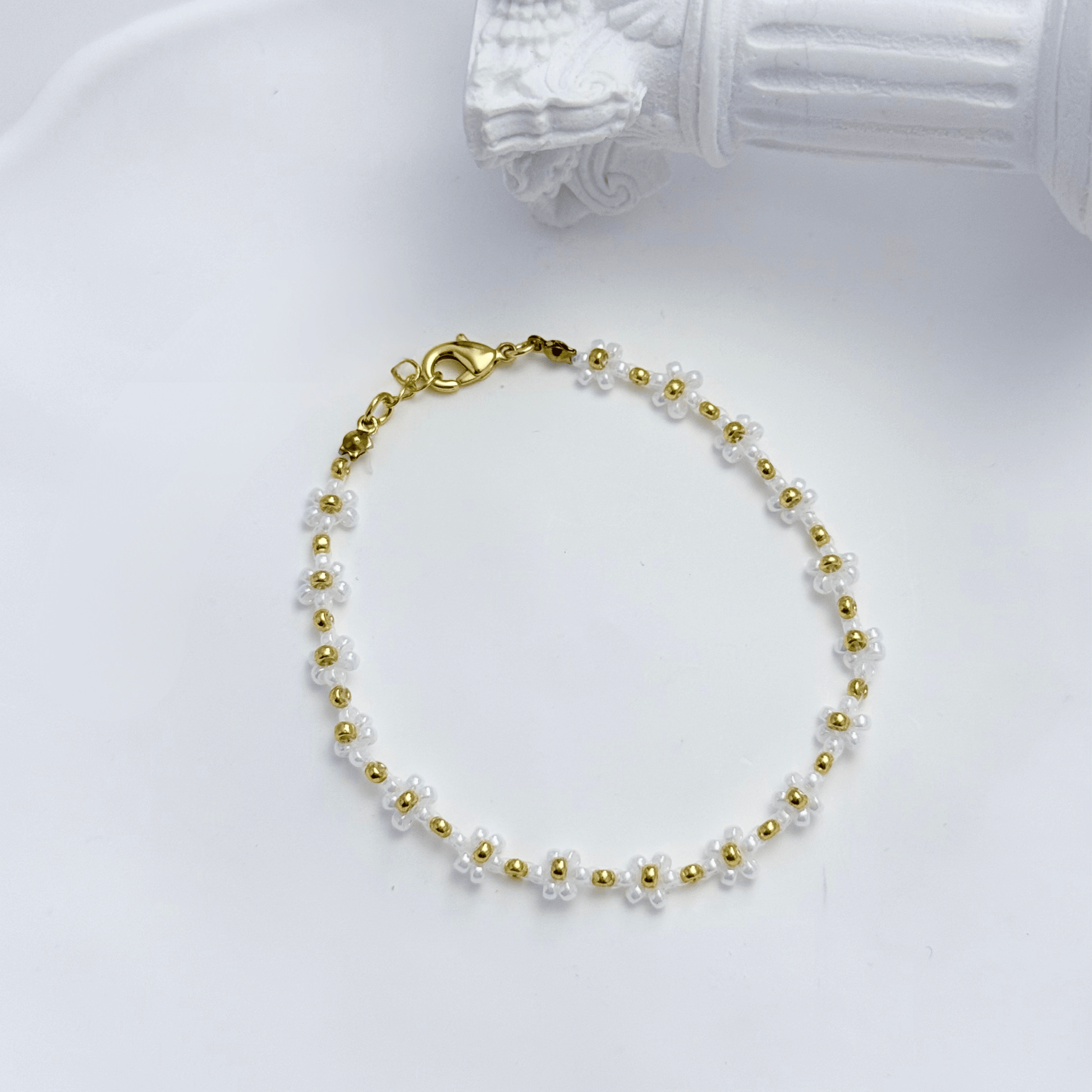 Handmade white daisy flower beaded bracelet with Japanese 2 mm seed beads and gold or silver accents