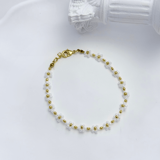 Handmade white daisy flower beaded bracelet with Japanese 2 mm seed beads and gold or silver accents