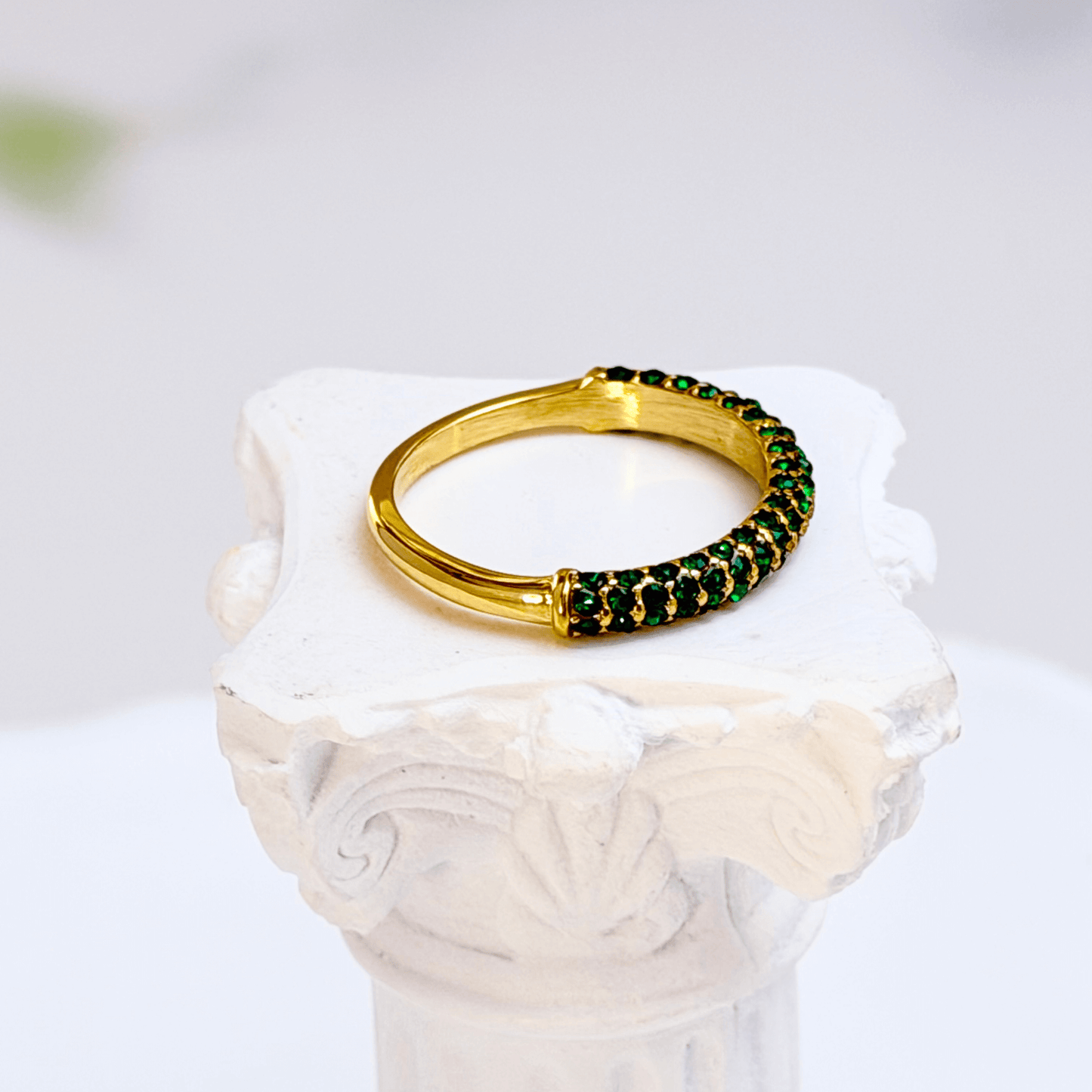 Pavé Emerald Arc Gold Ring