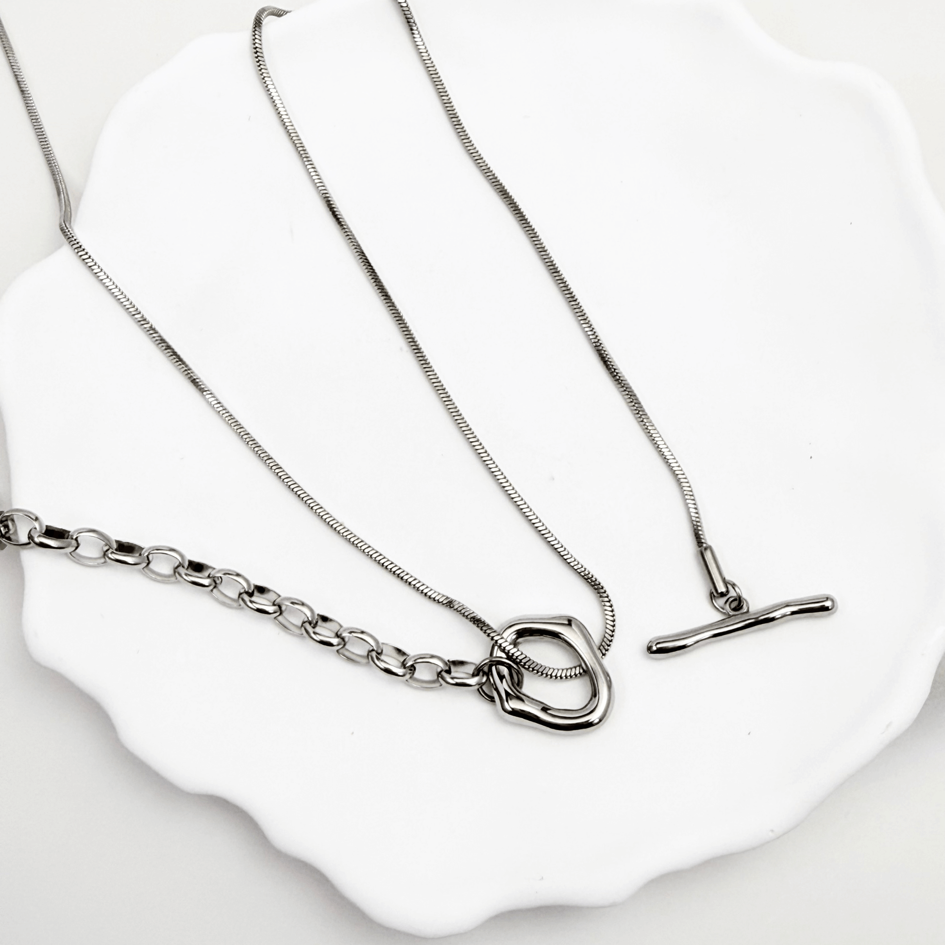 silver asymmetric T-bar lariat necklace with mixed chain design